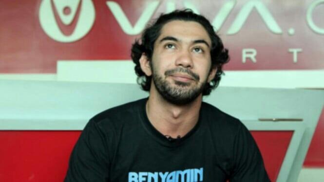 Heboh! Reza Rahadian Mualaf