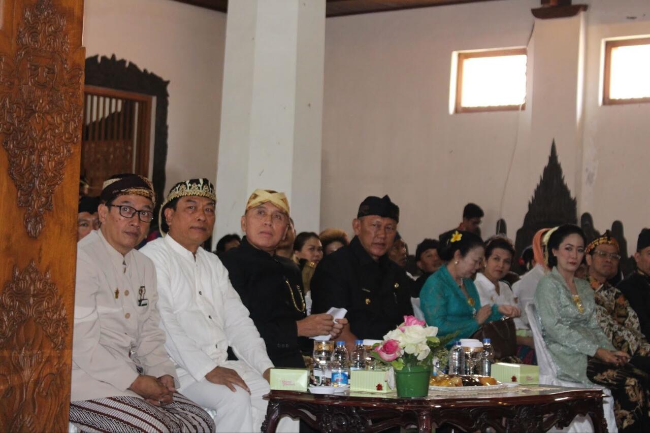 Prosesi Puncak Seren Taun Cigugur Kuningan