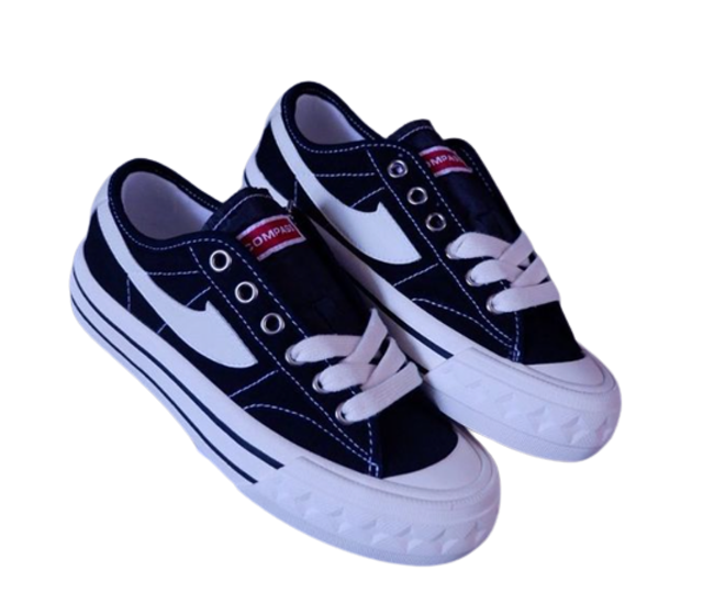 10 Rekomendasi Sepatu Hitam Putih Terbaik