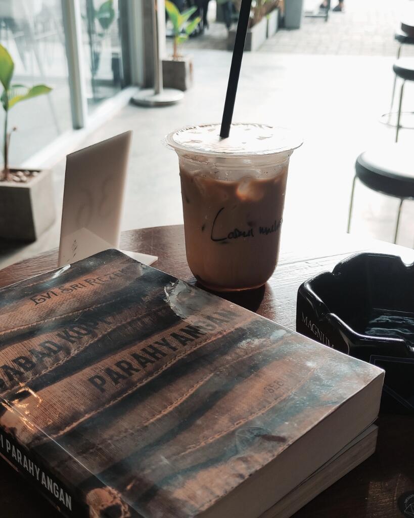 Mencoba Menjadi Teman di Dahan Kopi