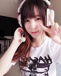 10 Streamer Game Wanita Tercantik di Indonesia 