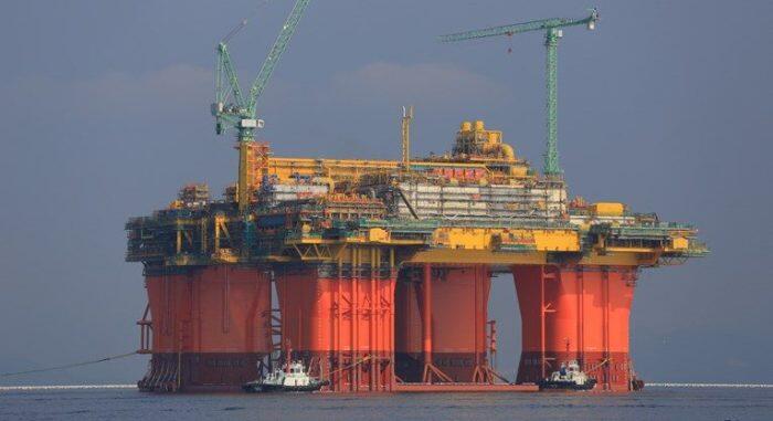 Mengenal Offshore Rig, Untuk Memburu Minyak