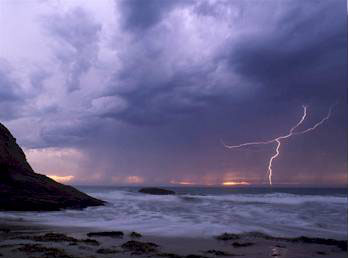 lightnin-bermuda.jpg