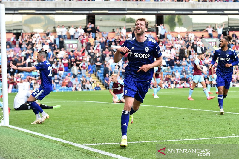 Patrick Bamford selamatkan Leeds dari kekalahan di Burnley