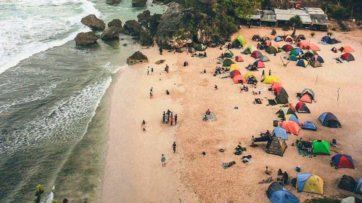 Pantai Ngrumput: Surga Camping di Jogja [Kompetisi KGPT]
