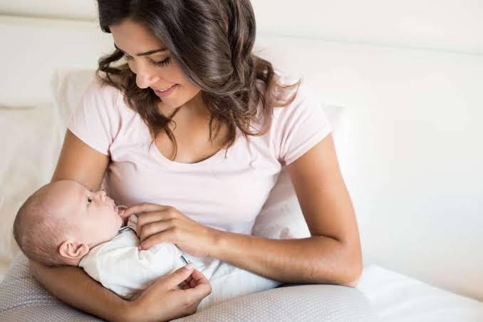 11 Mitos Ibu Menyusui, Nomor 9 Bikin Makin Stress