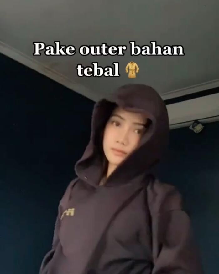 Menurut Cewek Cantik Ini, Begini Gelagat Wanita Yang Tidak Pakai BH