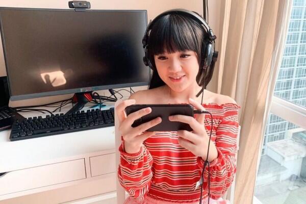Senyuman paras gadis manis bikin greget (Louncing21)