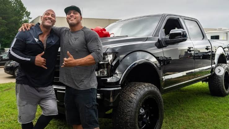 Wow, Orang Ini Menerima "Karma" via Dwayne Johnson!