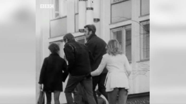 Video Sosial Eksperimen "Complete Equality" Tahun 1971, Cewek Cubit Bokong Pria! 