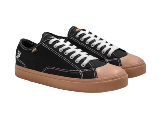 10 Merk Sepatu Lokal Terbaik