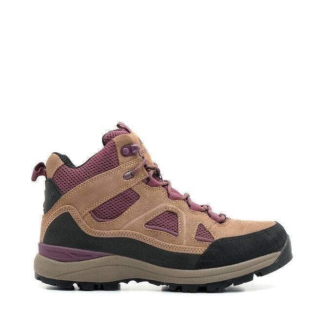 10 Rekomendasi Sepatu Gunung Terbaik