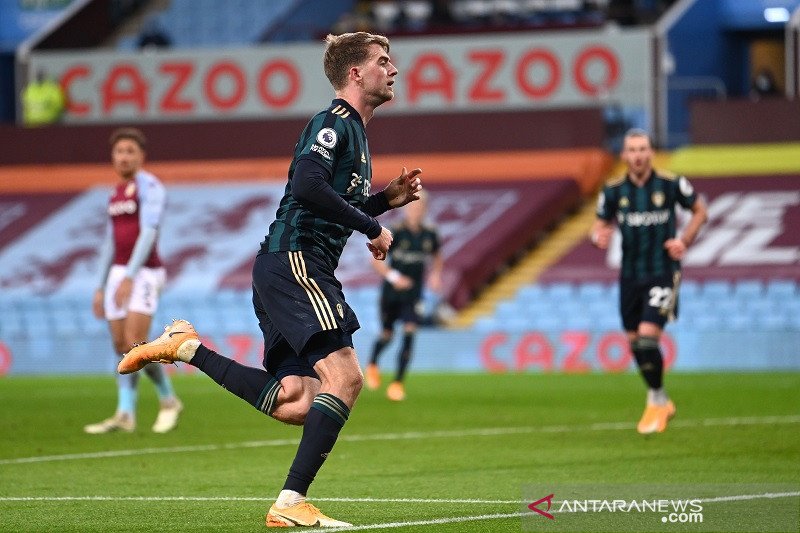 Patrick Bamford sumringah cetak trigol serba pertama