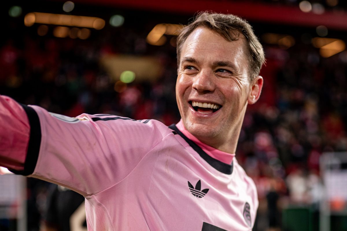 Pedang bermata dua bernama Manuel Neuer