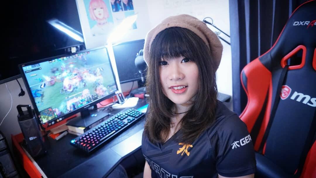 10 Streamer Game Wanita Tercantik di Indonesia 