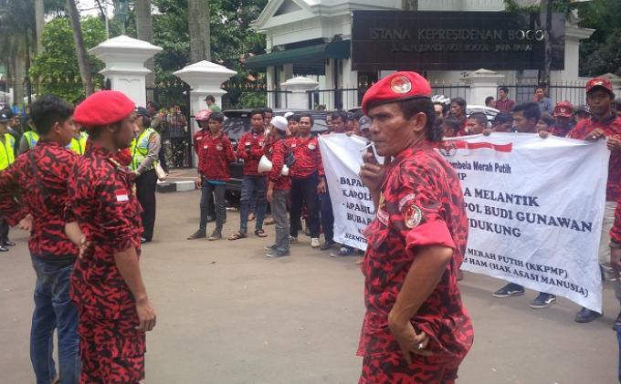 Kenapa Banyak Ormas Sekarang Seragamnya Loreng-loreng?