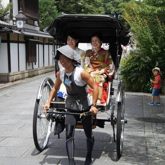 Becak Di Jepang, Unik Tapi Bikin Kasihan Supirnya!