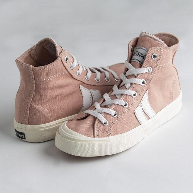 10 Rekomendasi Merk Sepatuu Pink Terbaik
