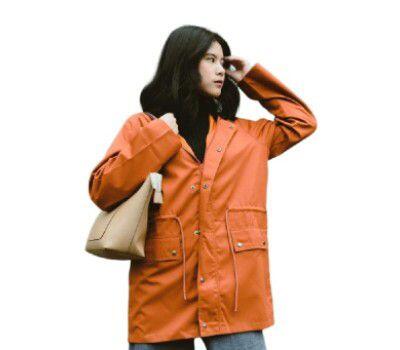 10 Jaket Parka Terbaik untuk Pria & Wanita