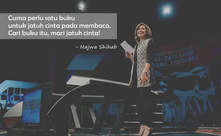 Analisa Lebih Senang Membaca Status Daripada Membaca Buku