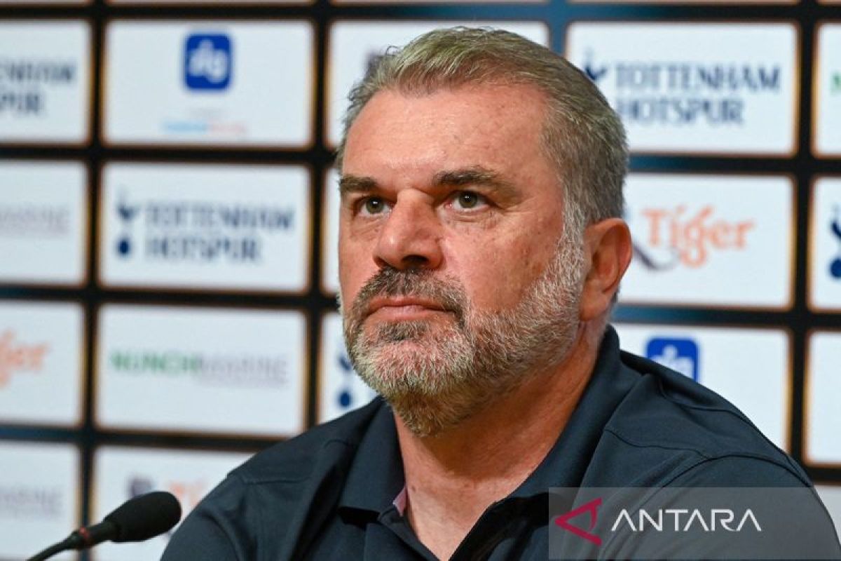 Van de Ven pertanyakan keputusan Tottenham pecat Ange Postecoglou