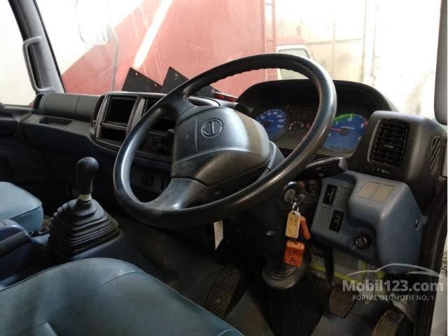 Ragam Bentuk Setir Truk, Lebih Suka Yang Mana?