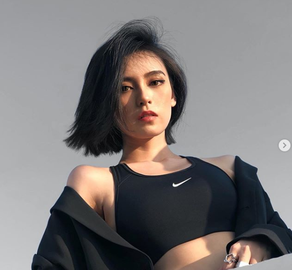 Yuk! Tengok style & koleksi sneakers Tamara Dai