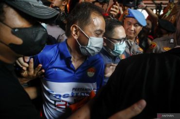 Polda Metro Jaya tahan Roy Suryo