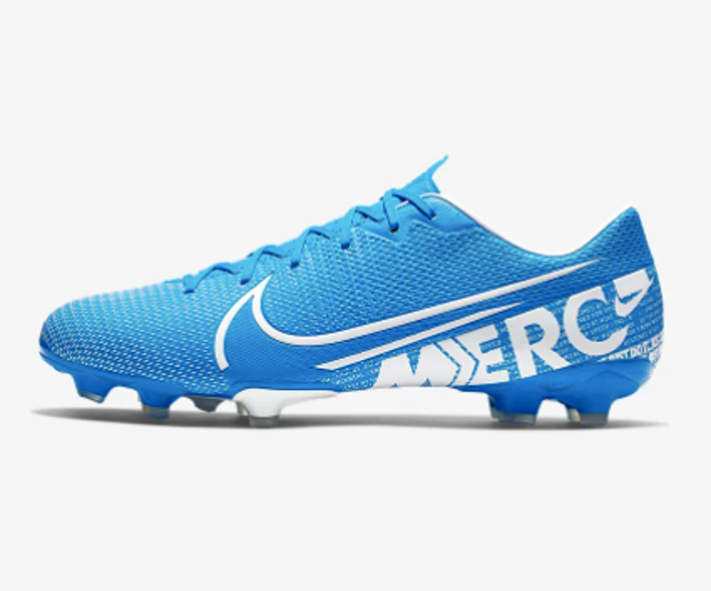 10 Rekomendasi Sepatu Bola Nike Terbaik