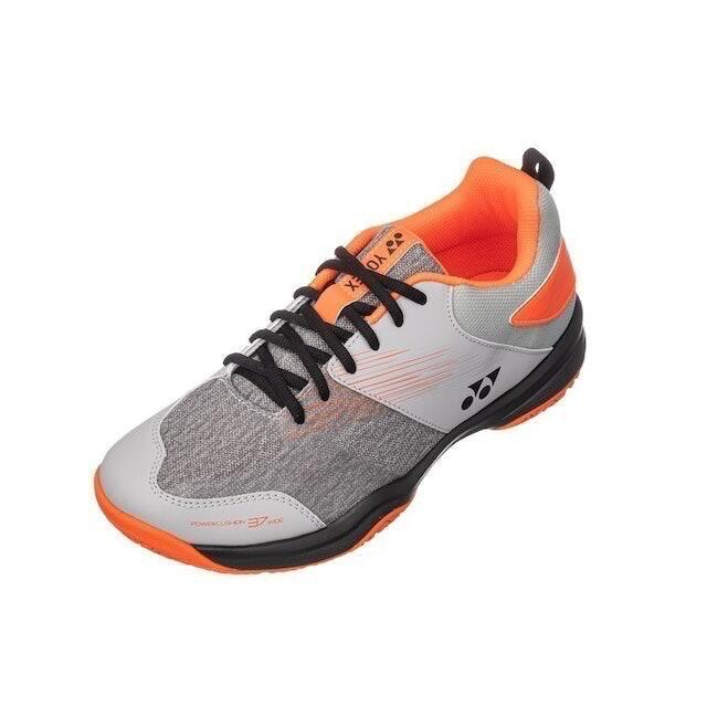 10 Rekomendasi Sepatu Badminton Yonex Terbaik