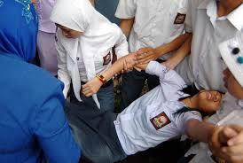 Kenapa Cewek Mudah Kemasukan