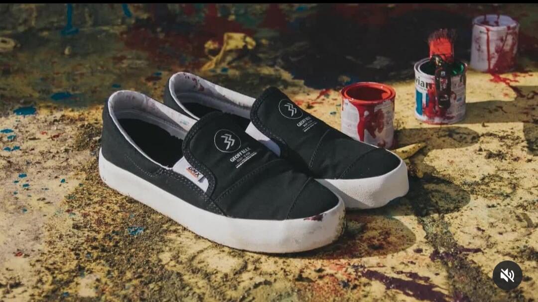 Racun Tren Sepatu Lokal Slip On, Enak Tinggal Masukin Aja