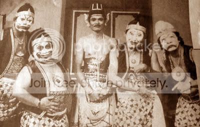 riajenaka.jpg