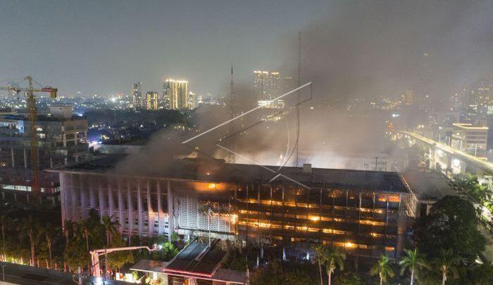 Soal Kejagung Hari-Hari Ini, Opini antara Terbakar & Dibakar