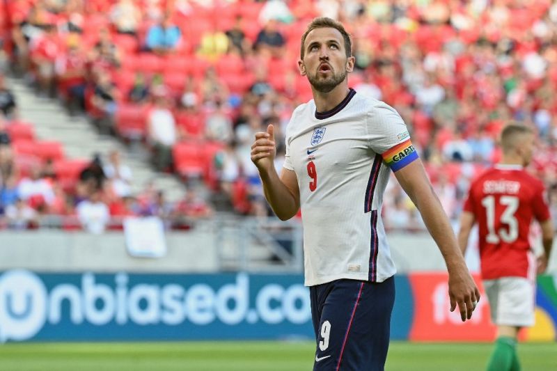 Harry Kane bawa Spurs membungkam Forest 2-0