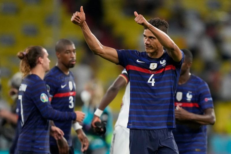Jika Raphael Varane bergabung dengan MU
