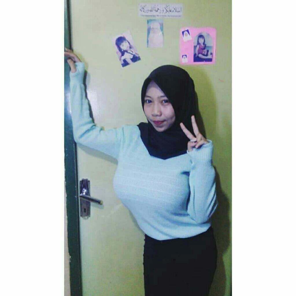COWOK MISKIN SUKA TOGE,PRIA KAYA SUKA TOCIL