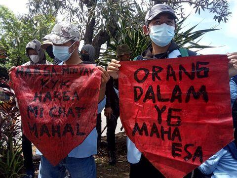 VIRAL.. AKSI PENDEMO KOCAK YUK KITA RAMEIN