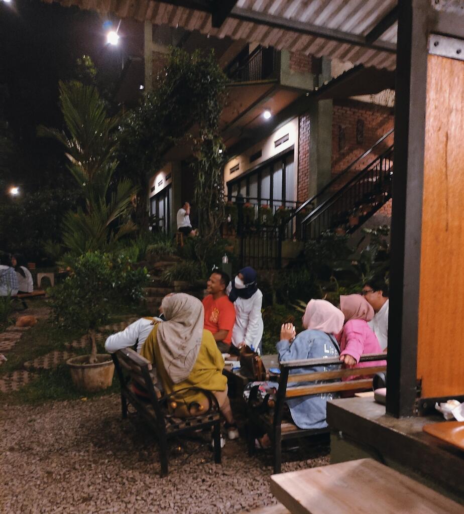 Merawat Sebuah Keluarga