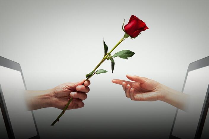 Jatuh Cinta Virtual, Wajar atau Tidak?