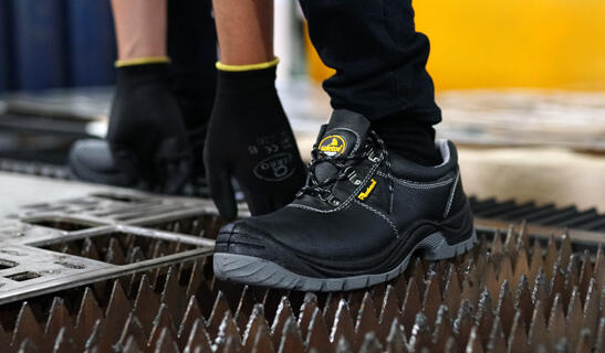 Jenis-Jenis Safety Shoes Berdasarkan Modelnya 