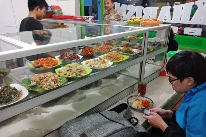 Antara Restoran Padang Vs Warteg, Manakah Yang Paling Agan Suka?