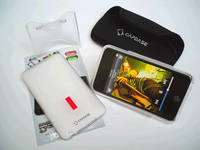 Softjacket-iTouch-White.gif