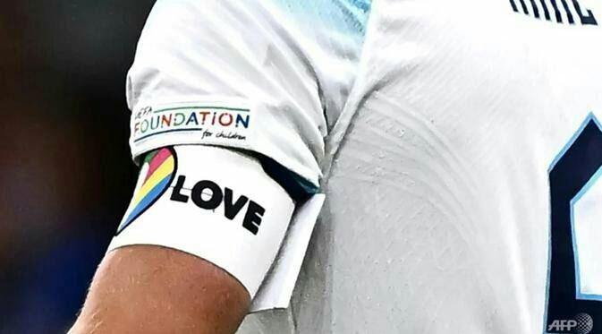 AKSI TUTUP MULUT : Timnas Jerman Dan Kampanye LGBT
