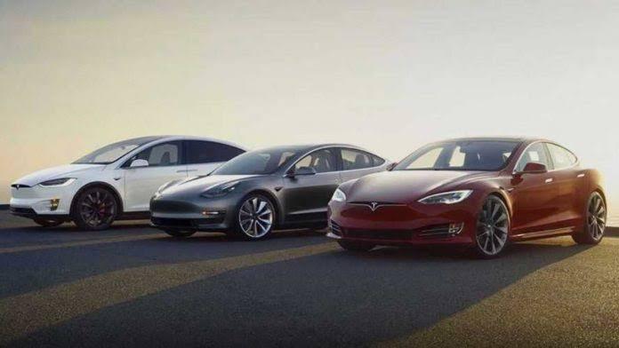 Toyota vs Tesla, Siapa Pemenangnya? 