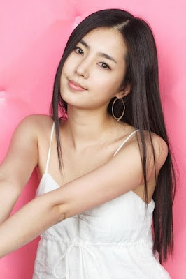 8.Han+Chae+Ah.jpg