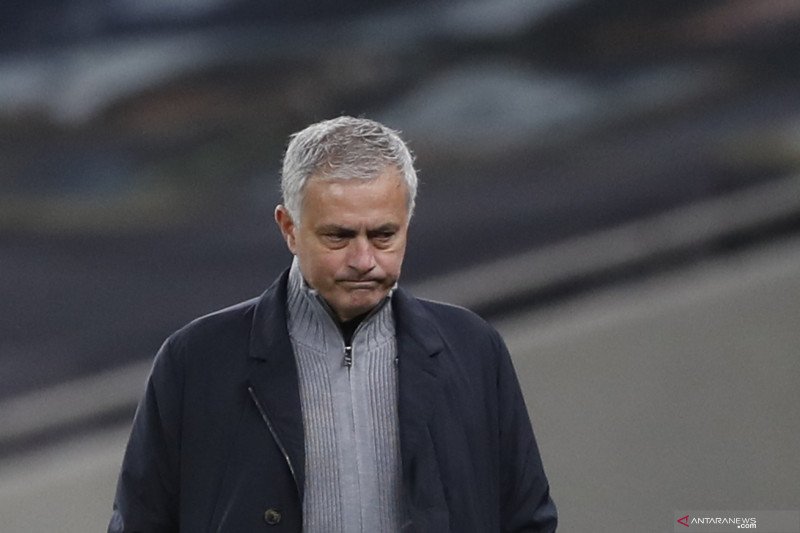 Jose Mourinho resmi dipecat Tottenham Hotspur