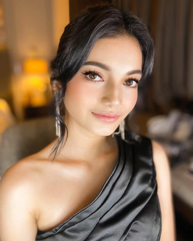 Foto Foto Ratu Sofya Yang Selalu Tampil Cantik