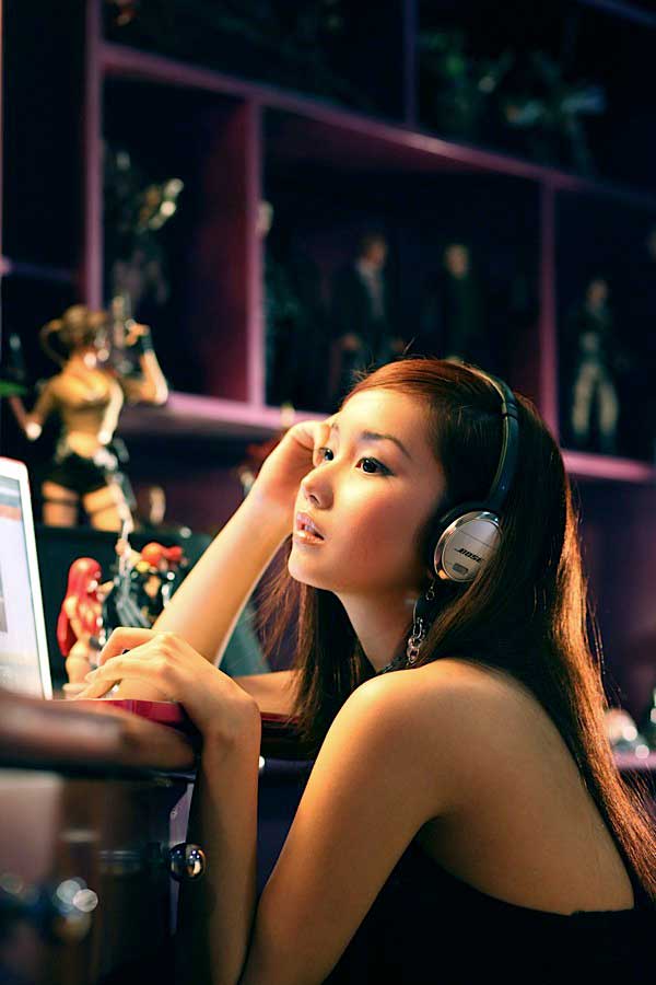 girl_01_by_adeoctaviana.jpg