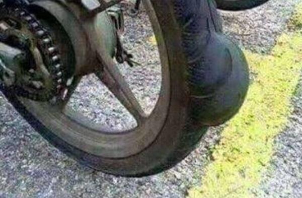 Cara Mudah Mengenali Ban Motor Minta Diganti Baru